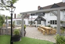 three horseshoes norton