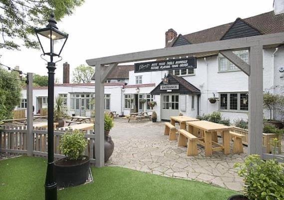 three horseshoes norton