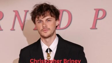 christopher briney height